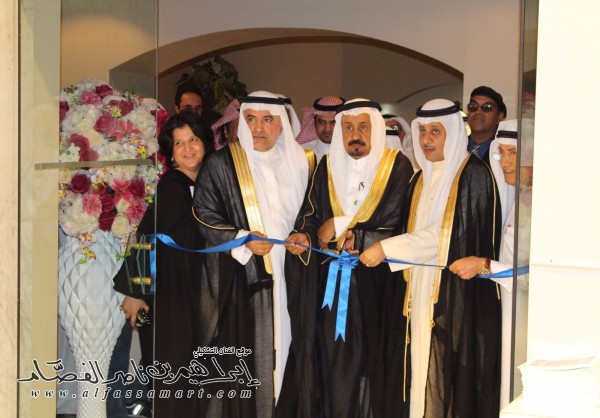 الملحق الثقافي يحضر افتتاحية معرض الرسام التشكيلي السعودي أ. ابراهيم الفصام